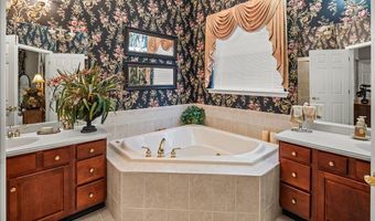 9 SPRING LAKE Ct, Barnegat, NJ 08005