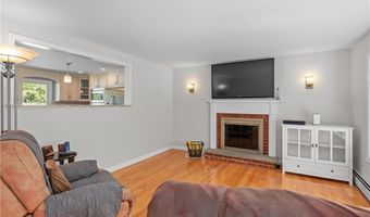 40 Murphy Dr, Cumberland, RI 02864