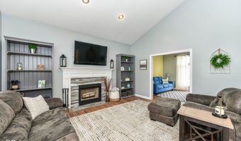 317 Edgewood Pl E, Anderson, IN 46011