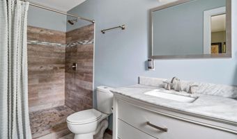 1302 Crest Dr, Aberdeen, NC 28315