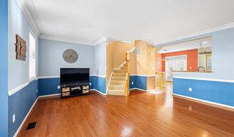 8245 LAMBERTS Ln, Alexandria, VA 22309