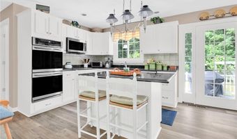 5605 Flat River Rd, Coventry, RI 02827