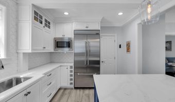 327 Sylvania Ave, Avon By The Sea, NJ 07717