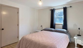 89 Narrow Ln, Charlestown, RI 02813