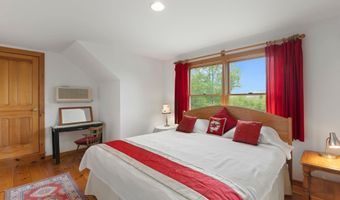 104 Juniper Ridge Rd, Brattleboro, VT 05301