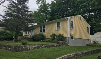 17 Woodcliff Ave, North Providence, RI 02911
