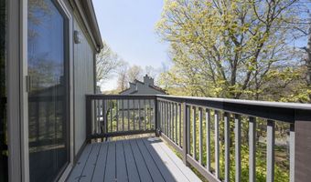 21 Harbour Vlg C, Branford, CT 06405