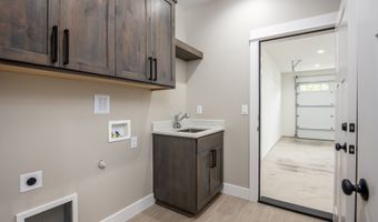 87653 8th St, Veneta, OR 97487