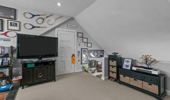 21 Slocum St, Newport, RI 02840