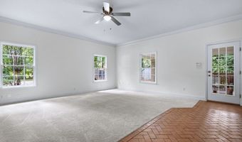 2215 WALLINGTON Dr, Albany, GA 31707