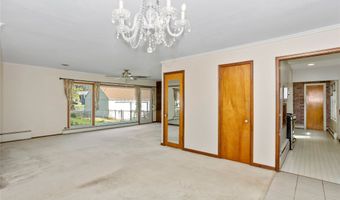 1208 Rapids St, Adel, IA 50003