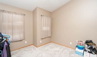 4814 NE Grove Ln, Ankeny, IA 50021