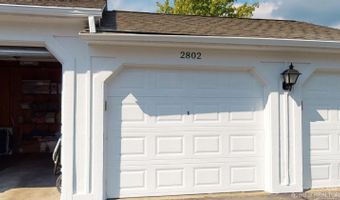 2802 S Knightsbridge Cir, Ann Arbor, MI 48105