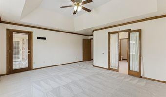 506 Fieldcrest Dr, Chickasha, OK 73018