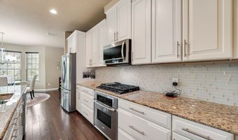 3895 Asbury Ln, Addison, TX 75001
