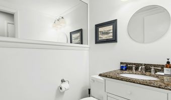 15 Queens Ln, Darien, CT 06820