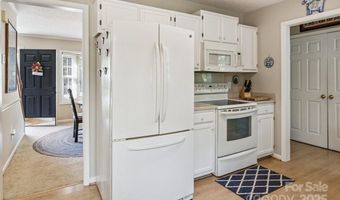 2 Westminster Dr, Asheville, NC 28804
