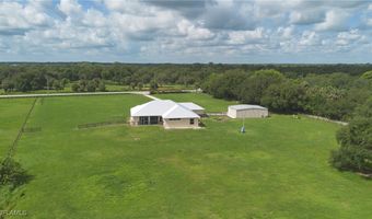 19801 N River Rd, Alva, FL 33920