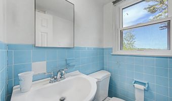 125 Meadowview Ave, Absecon, NJ 08201