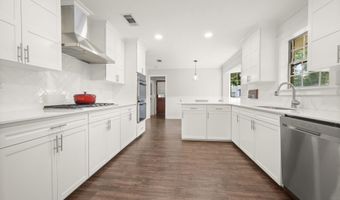 1369 Crescent Dr, Baton Rouge, LA 70806