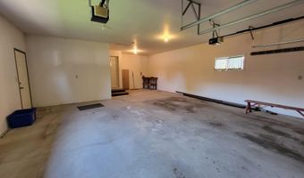 2710 Railroad Cir, Aberdeen, SD 57401