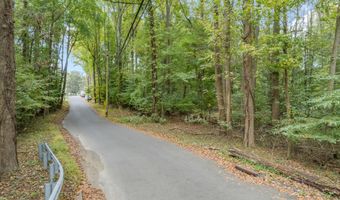 123-125 Magnolia Ln, Middletown, NJ 07748