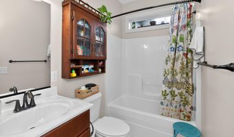 227 Landbridge Dr, Altamont, NY 12009