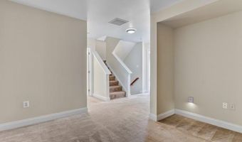 5053 DONOVAN Dr, Alexandria, VA 22304