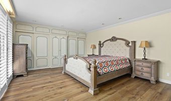 1127 W Foothill Blvd, Arcadia, CA 91006