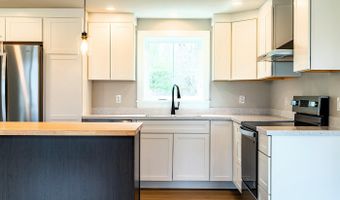 162 Waldo Ave, Belfast, ME 04915