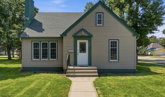 1002 Cedar St, Alexandria, MN 56308