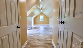 283 Creekside Dr, Arnoldsville, GA 30619