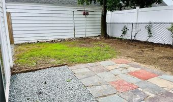 74 Leslie St, Cranston, RI 02910