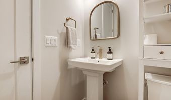 43414 GRANDMOORE St, Ashburn, VA 20148