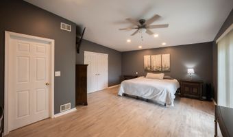 125 Cheri Ln, Antioch, IL 60002