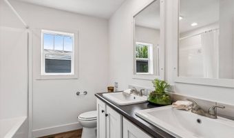7368 NE BERWICK Dr 2, Ankeny, IA 50021