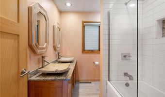 2006 11th Ave NE, Austin, MN 55912