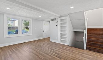 8336 CLAREMONT WOODS Dr, Alexandria, VA 22309