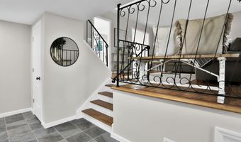 520 East Rd, Belford, NJ 07718
