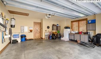 484 Farm Loop Rd, Banner Elk, NC 28604
