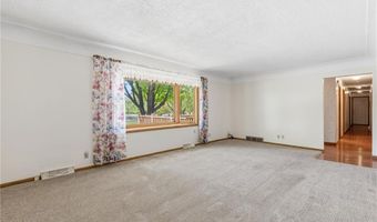 510 W Richway Dr, Albert Lea, MN 56007