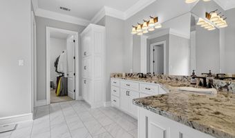 7034 Westshore Ave, Benton, AR 72019