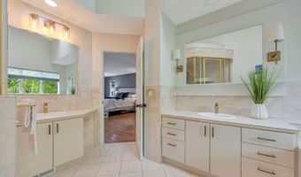 7708 Creekwood Ln, Amberley, OH 45237