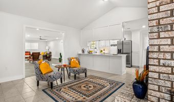 729 Canterbury Dr, Biloxi, MS 39532