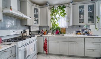 233 Avenue B, Bayonne, NJ 07002