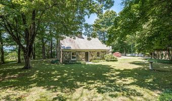 18 Plum Tree Rd, Amherst, MA 01002