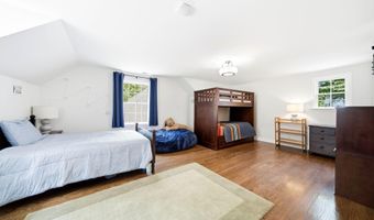 12601 N Osage Rd, Anchorage, KY 40223