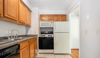 1249 Island Dr 101, Ann Arbor, MI 48105