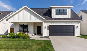 2930 Green Hills Dr, Ames, IA 50014