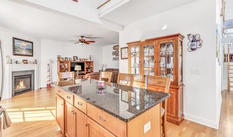 47 Copper Square Dr, Bethel, CT 06801
